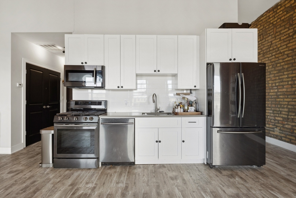 1572 N Milwaukee Avenue - Photo 7