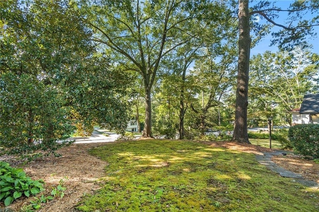 526 Rock Springs Road Ne - Photo 3