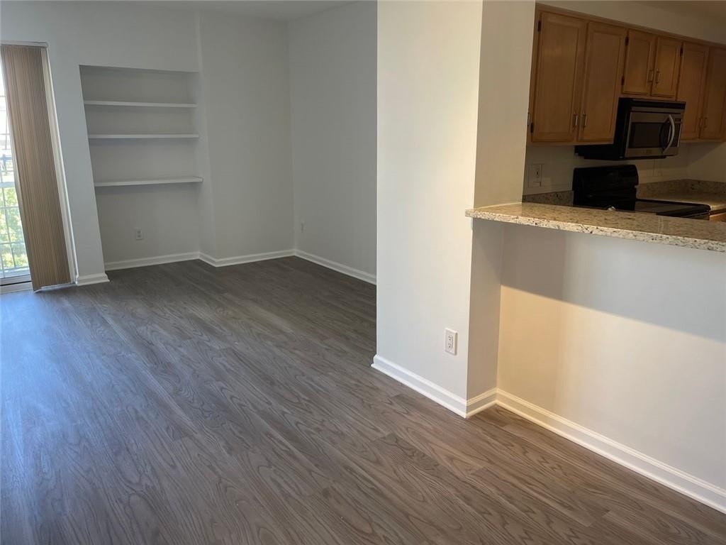 199 14th Street Ne - Photo 3