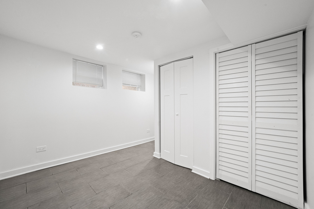 2737 W Lunt Avenue - Photo 12