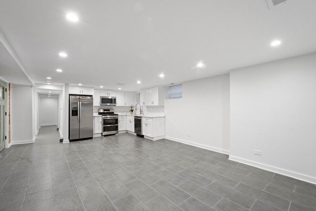 2737 W Lunt Avenue - Photo 25
