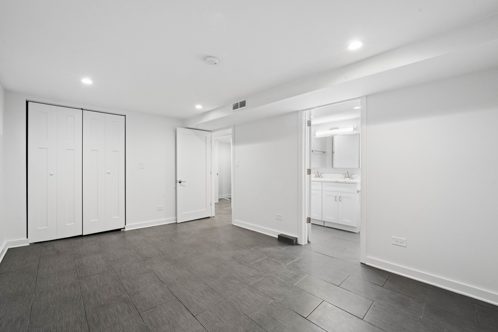 2737 W Lunt Avenue - Photo 8