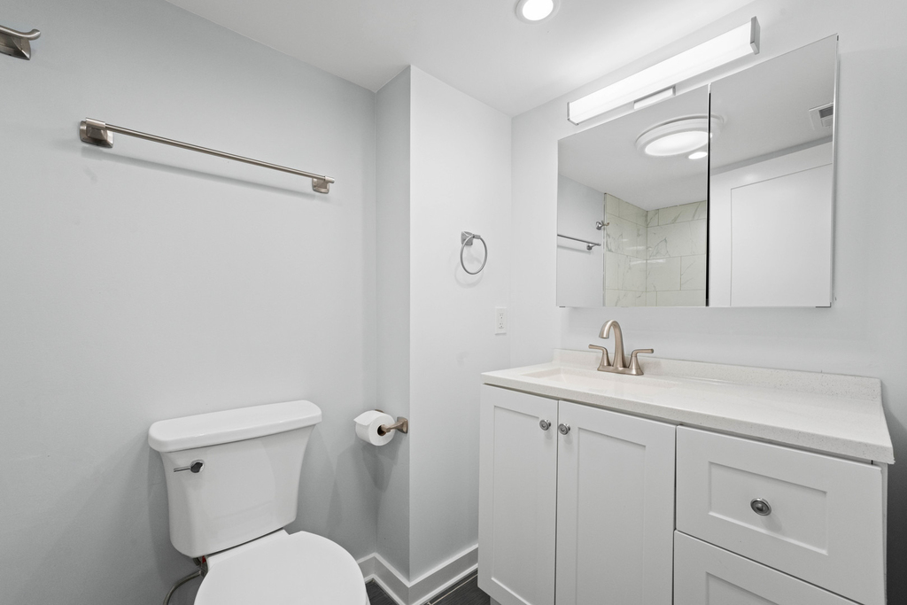 2737 W Lunt Avenue - Photo 15