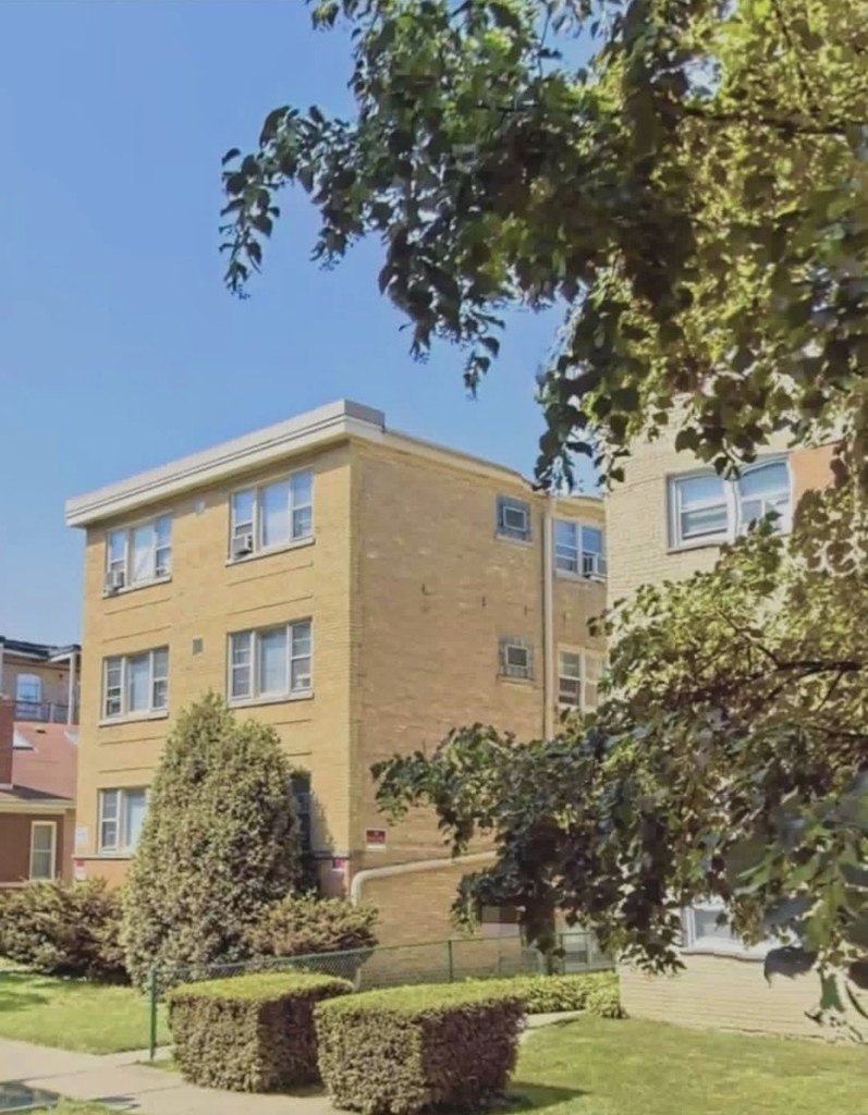 6518 N Richmond Street - Photo 0