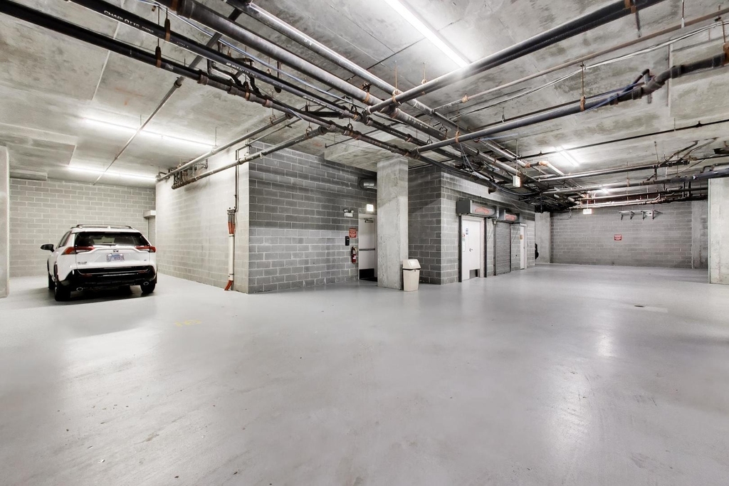 939 W Madison Street - Photo 34