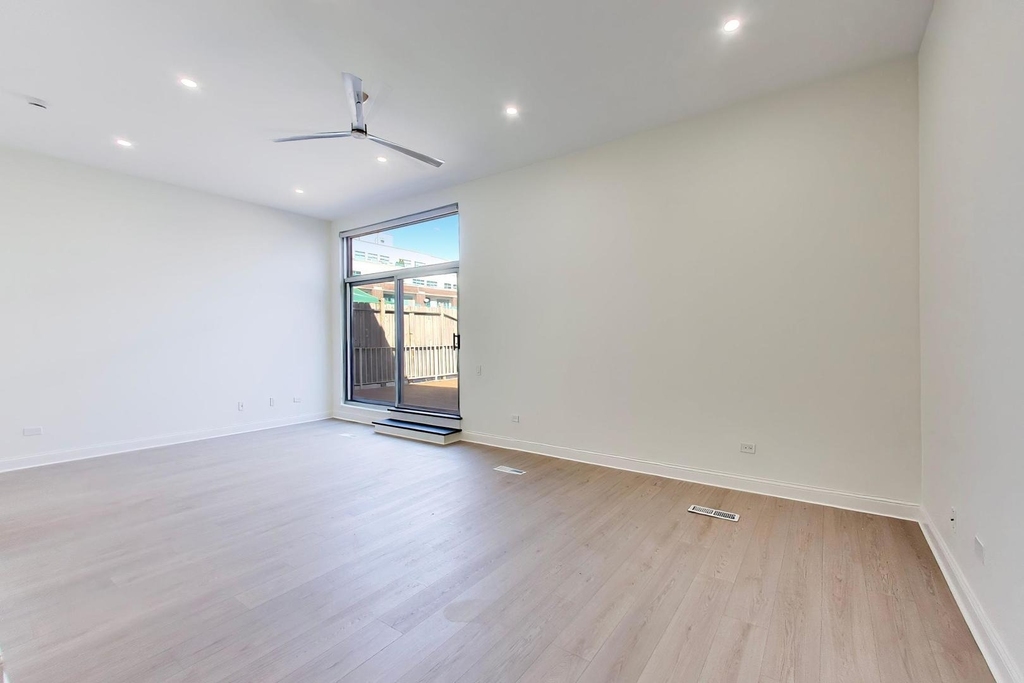 939 W Madison Street - Photo 24