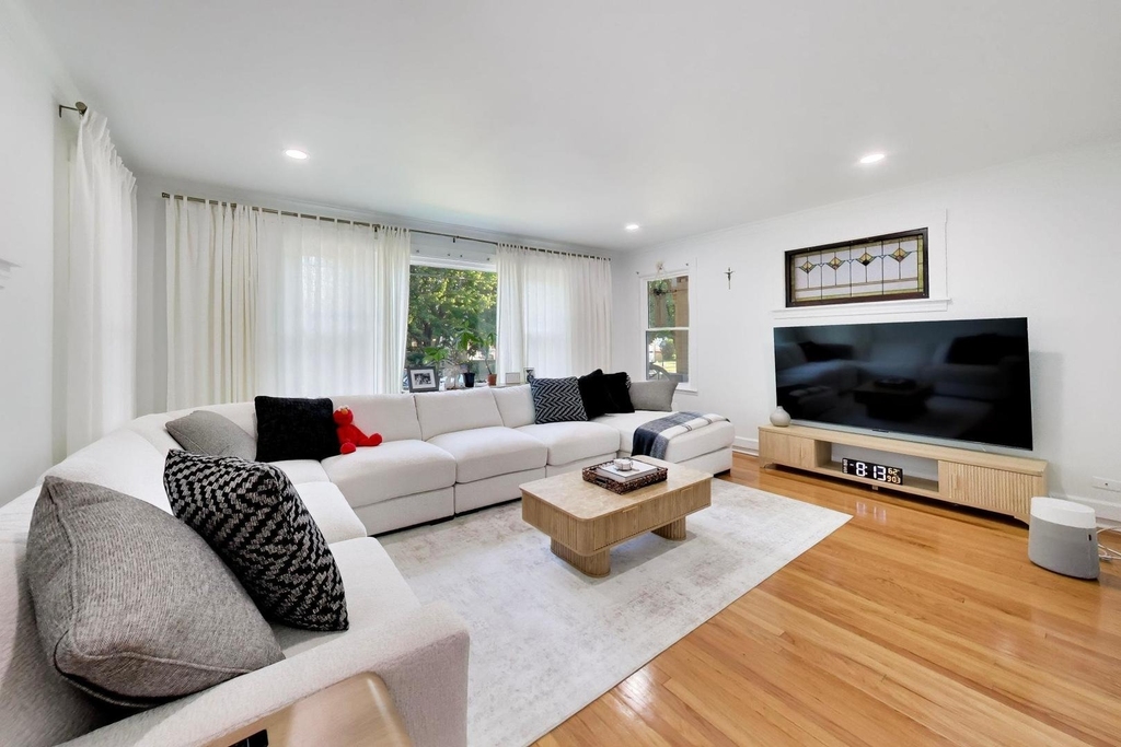 6217 W Grace Street - Photo 3