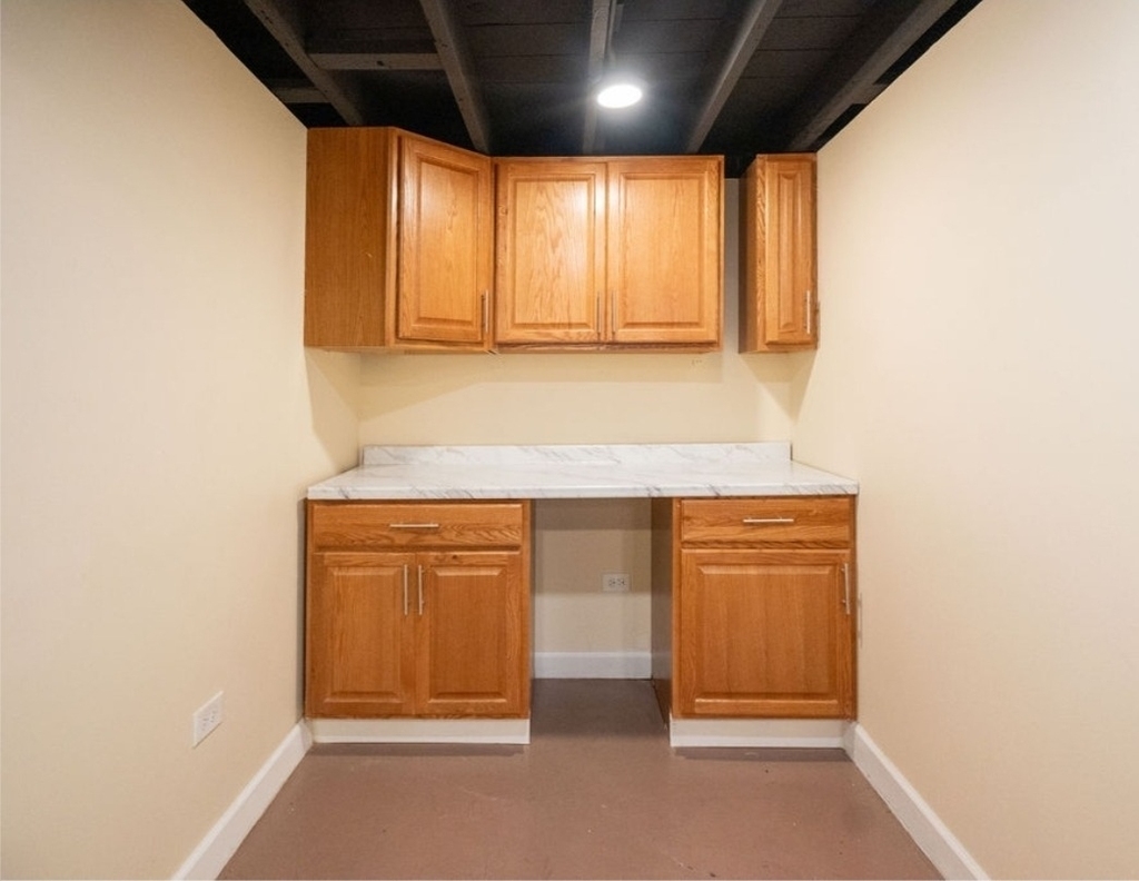 10046 S Perry Avenue - Photo 16
