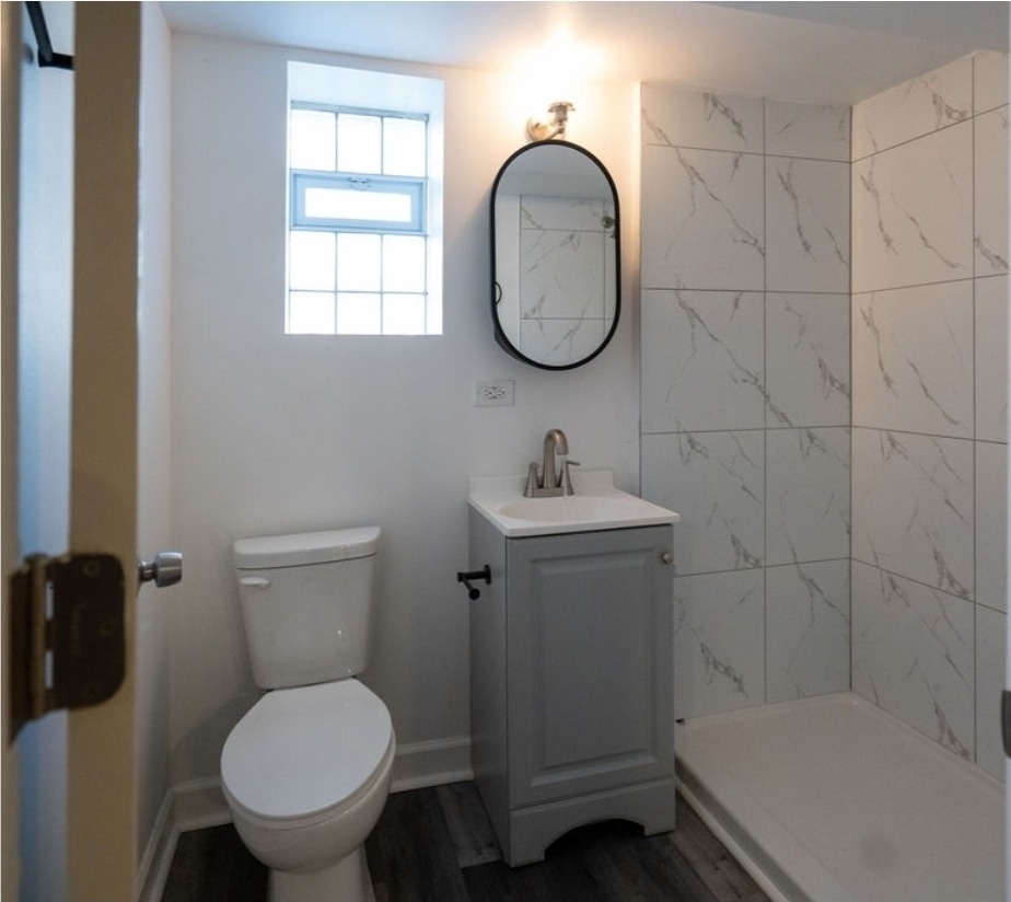 10046 S Perry Avenue - Photo 12