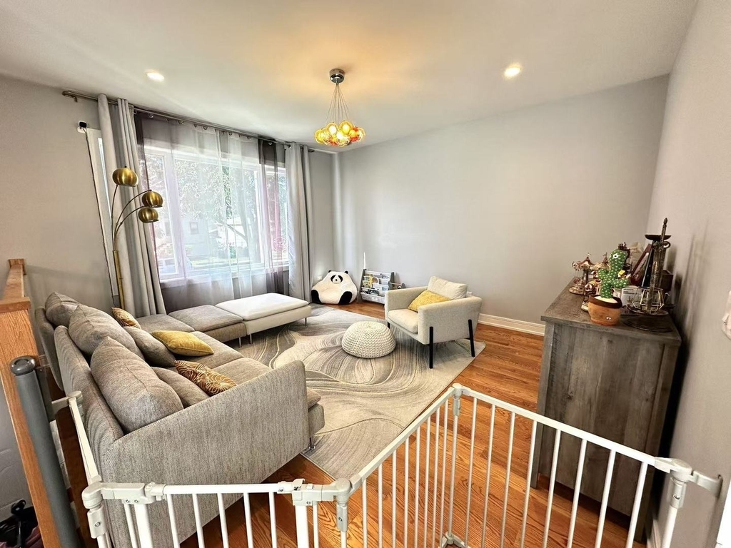 2839 N Rutherford Avenue - Photo 4