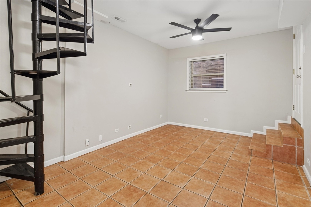 3923 W Ainslie Street - Photo 13
