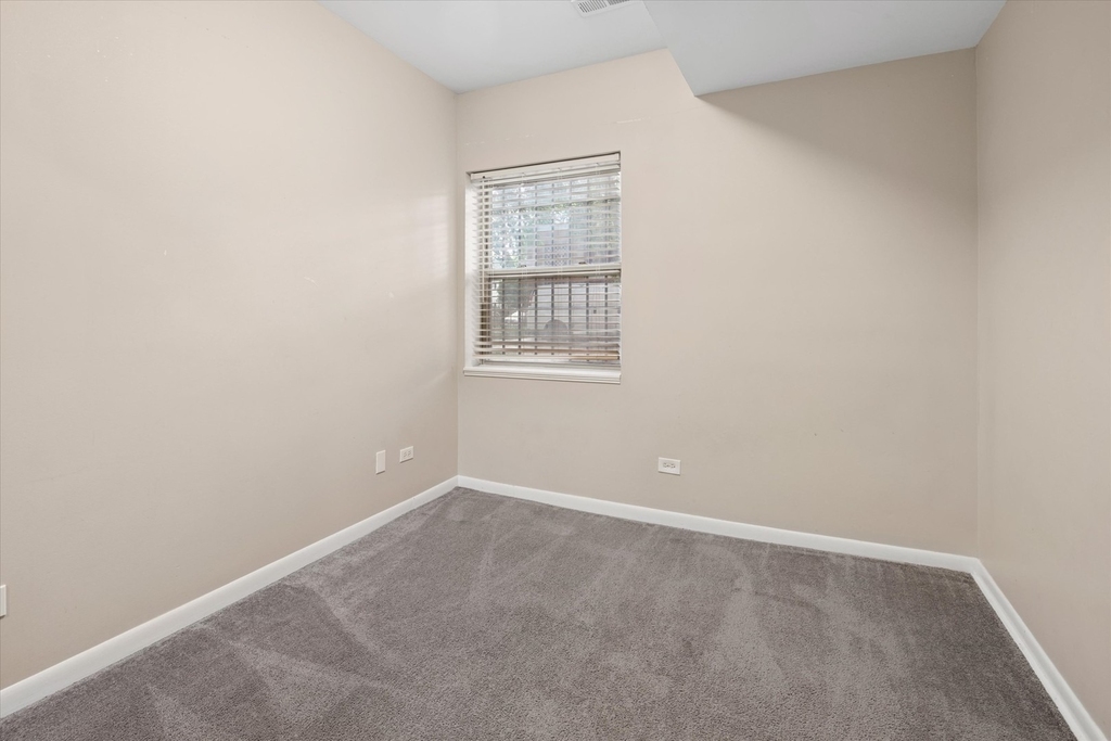 3923 W Ainslie Street - Photo 19