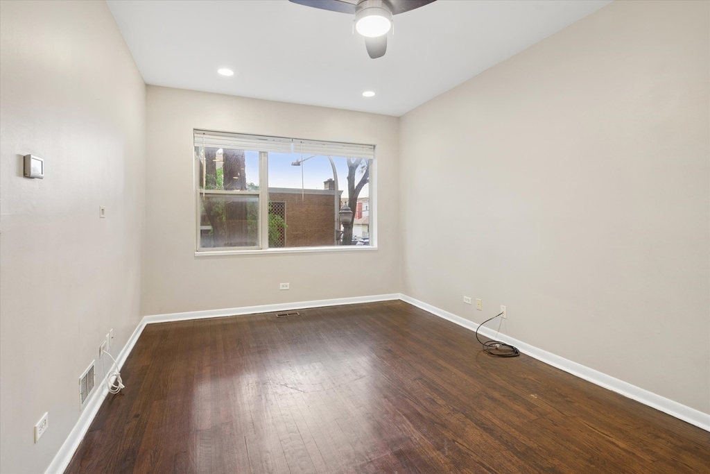 3923 W Ainslie Street - Photo 2