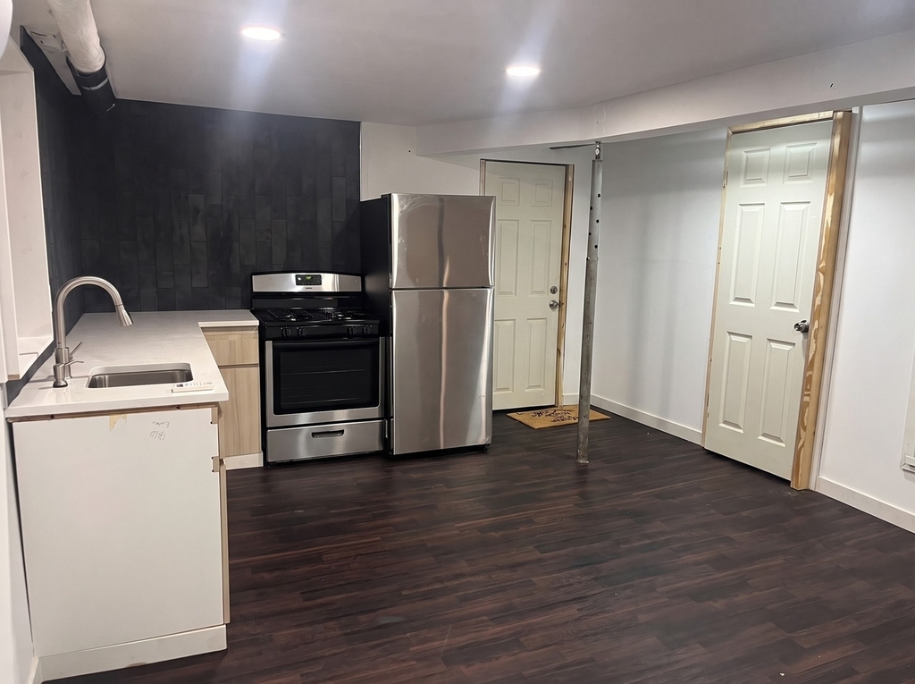 2345 W 24th Street - Photo 2