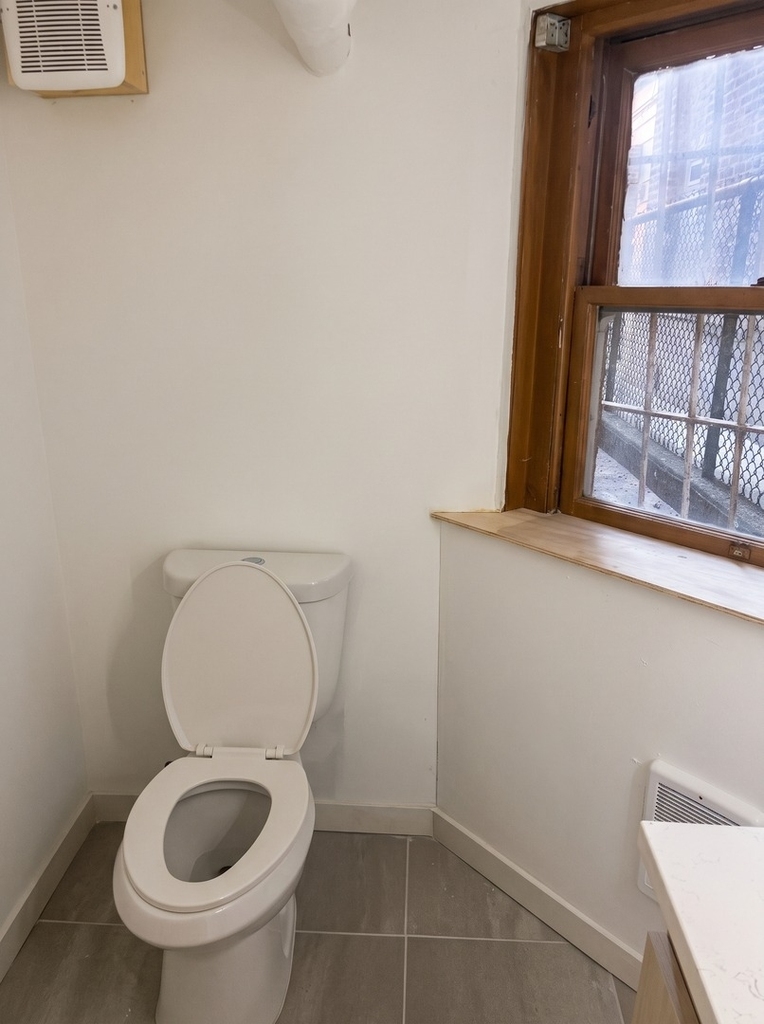 2345 W 24th Street - Photo 6