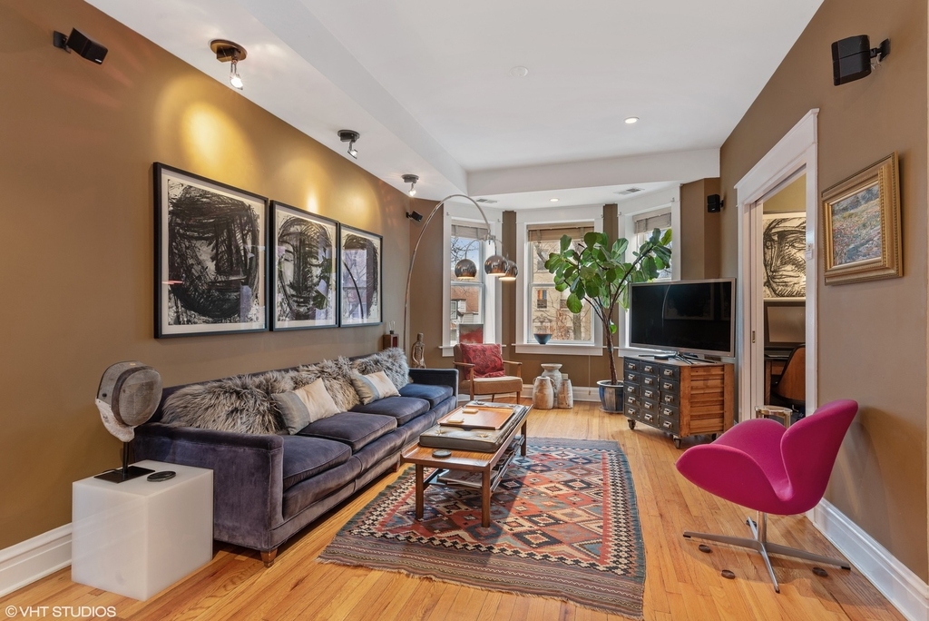 5514 N Paulina Street - Photo 1