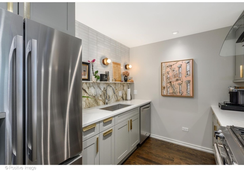 1660 N Hudson Avenue - Photo 10