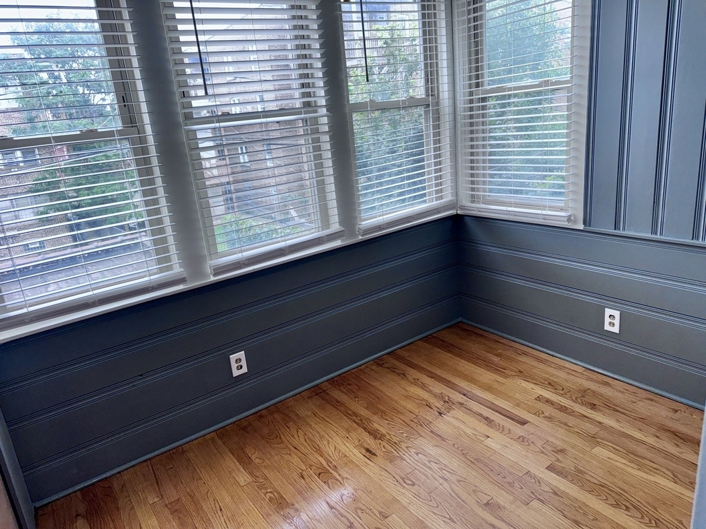 7915 S Langley Avenue - Photo 9