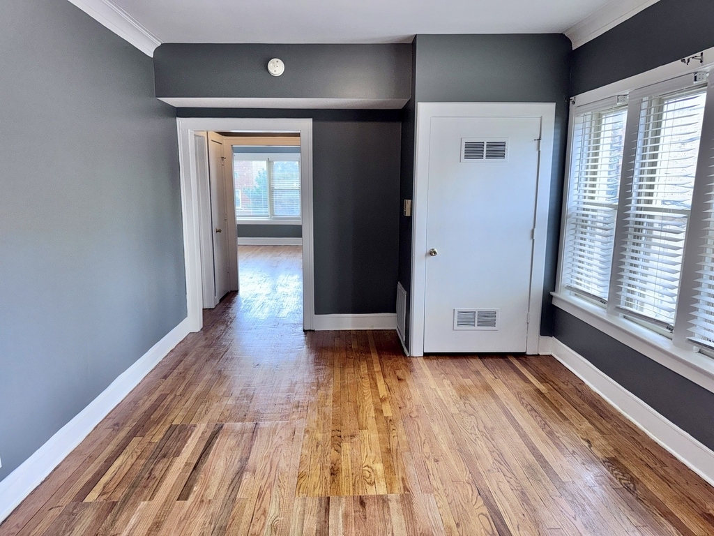 7915 S Langley Avenue - Photo 13
