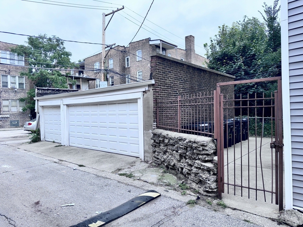 7915 S Langley Avenue - Photo 14