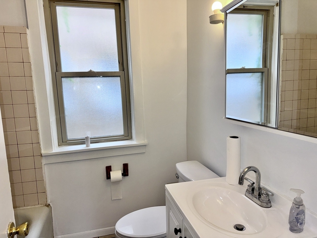 7915 S Langley Avenue - Photo 6
