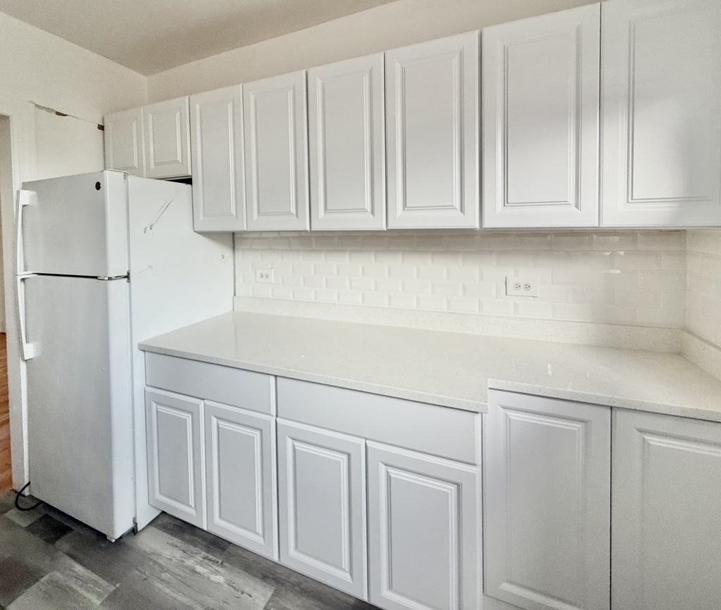 2809 W Lunt Avenue - Photo 11