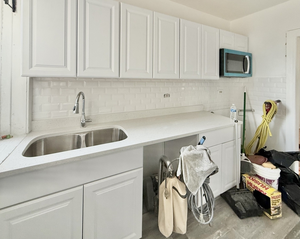 2809 W Lunt Avenue - Photo 10