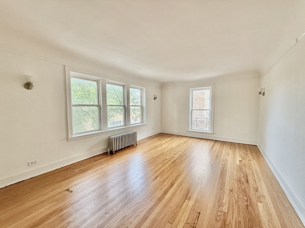 2809 W Lunt Avenue - Photo 2