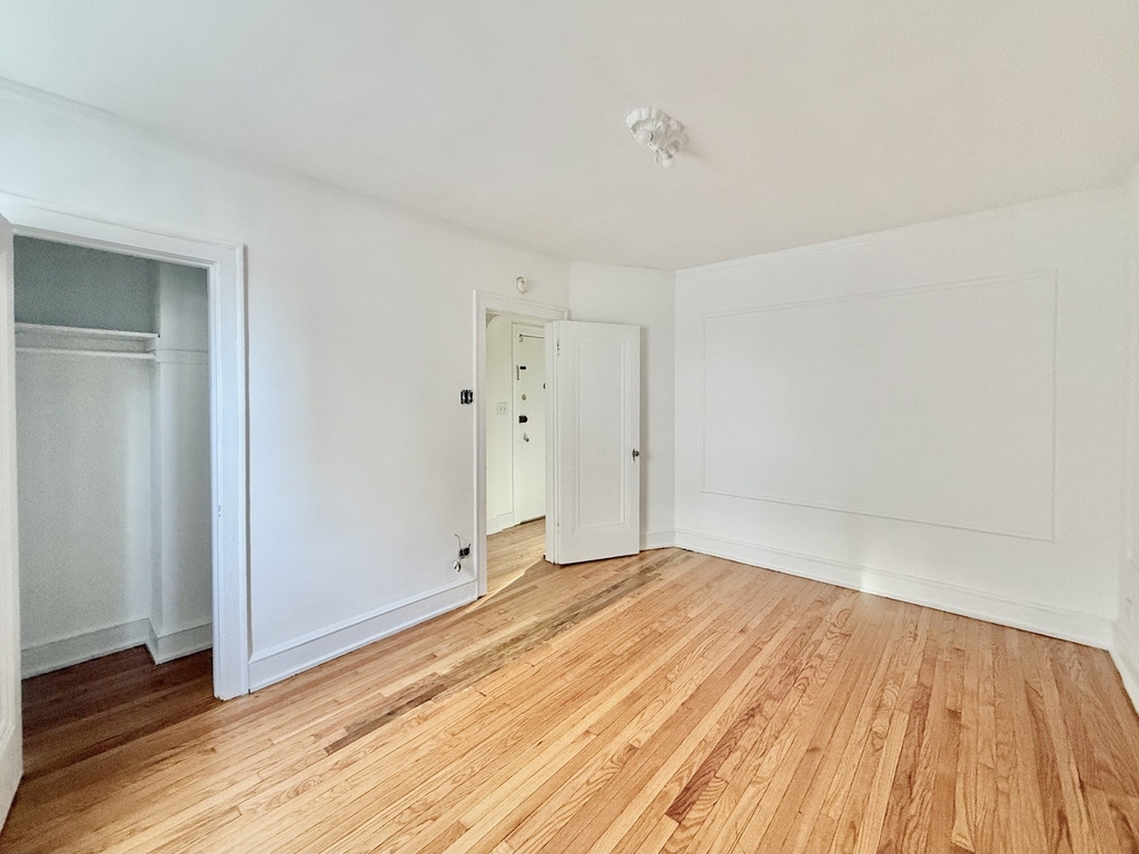 2809 W Lunt Avenue - Photo 13