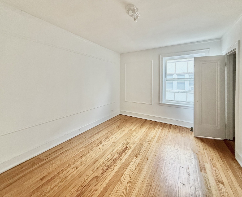 2809 W Lunt Avenue - Photo 12