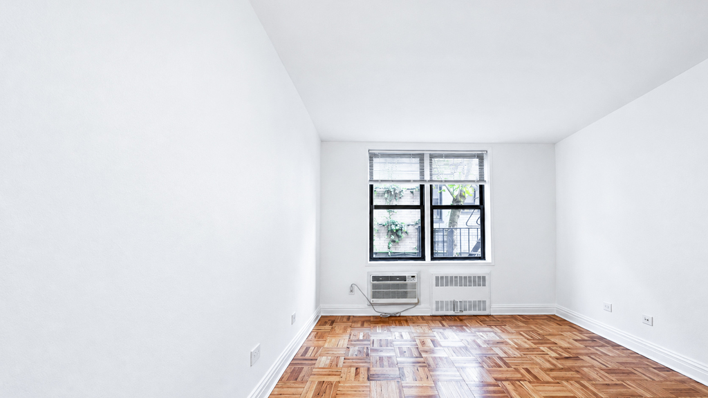151 West 16th Street - Photo 3
