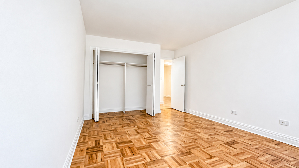 151 West 16th Street - Photo 4