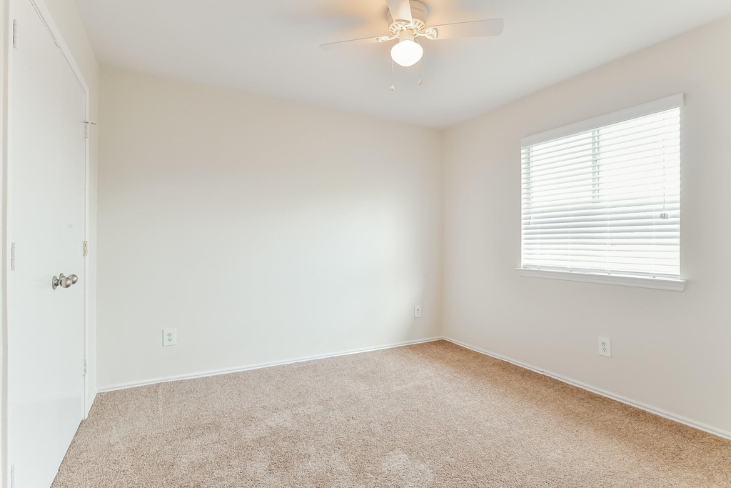 20235 Sandwith Drive - Photo 11