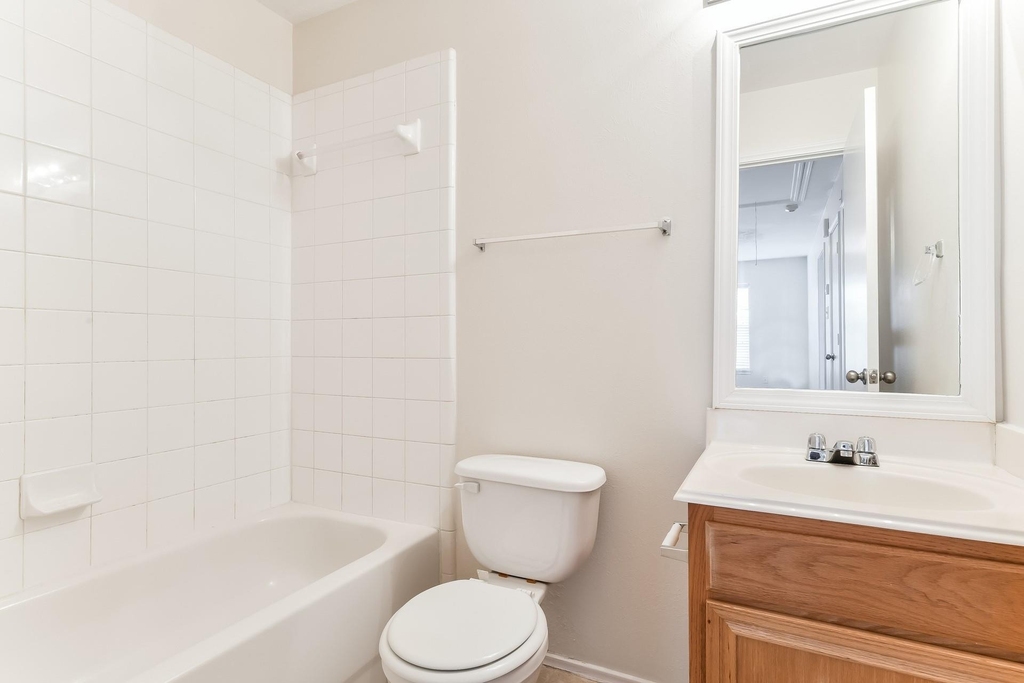 20235 Sandwith Drive - Photo 13
