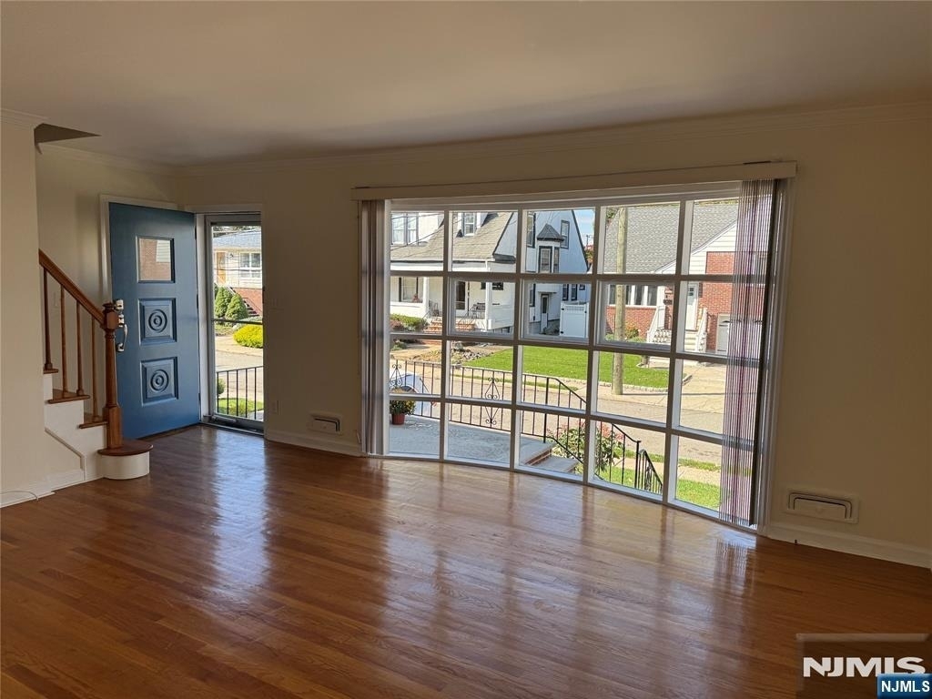 1118 Edgewood - Photo 1