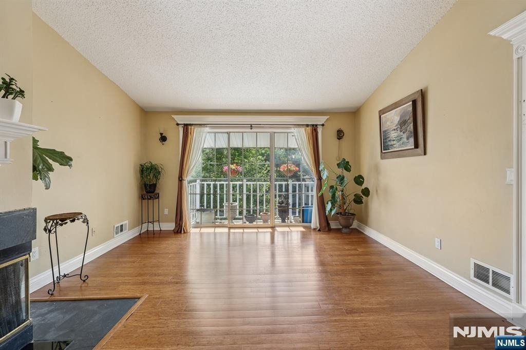 530 Holly - Photo 5