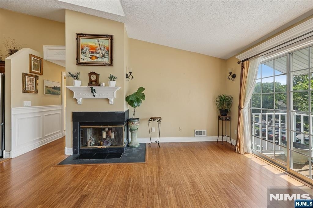530 Holly - Photo 8
