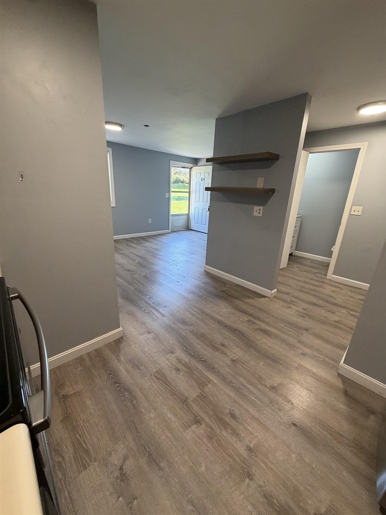 104 Elmwood - Photo 4