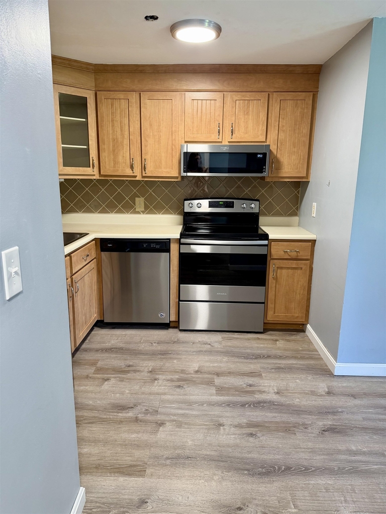 104 Elmwood - Photo 2