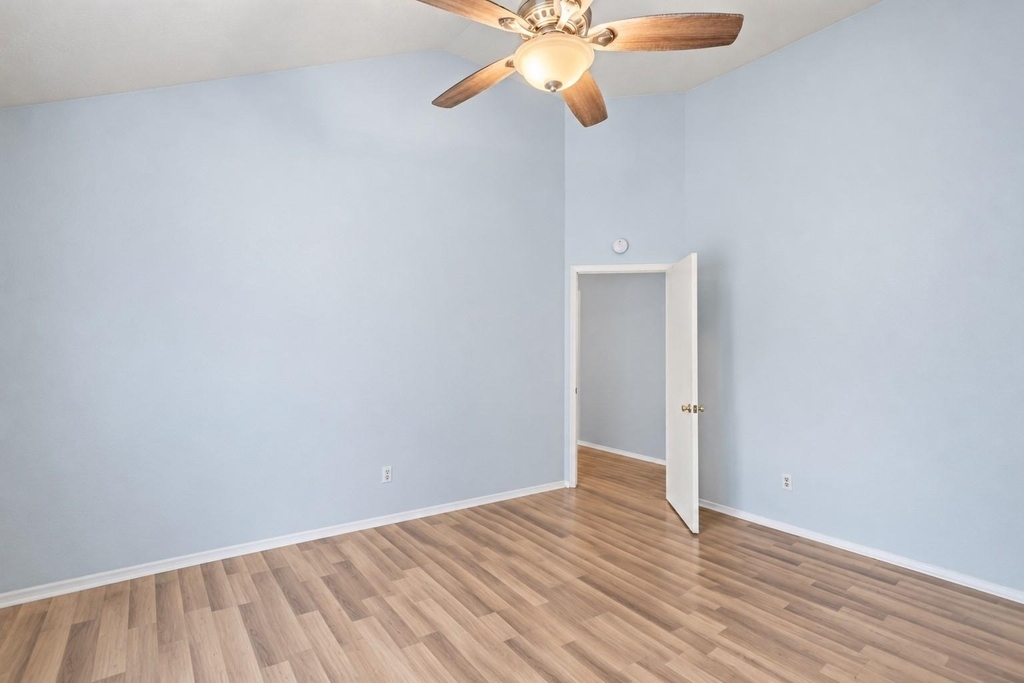 10302 Bushy Creek Drive - Photo 18