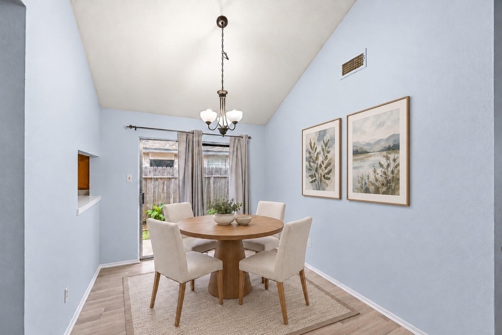 10302 Bushy Creek Drive - Photo 10