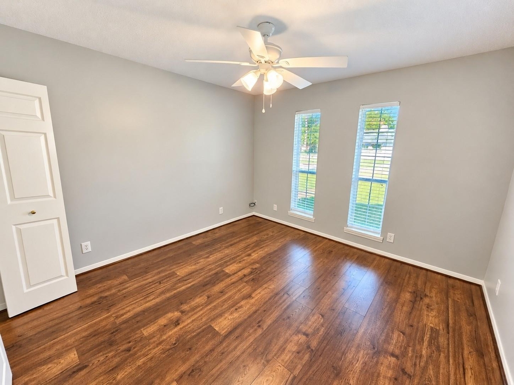 4402 Monteith Drive - Photo 9