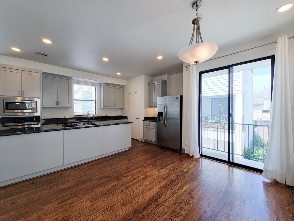 1432 Ennis Street - Photo 6