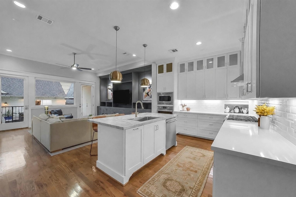 310 W 18th Street - Photo 12