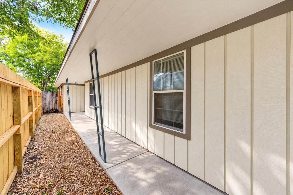 7406 Riptide Drive - Photo 2