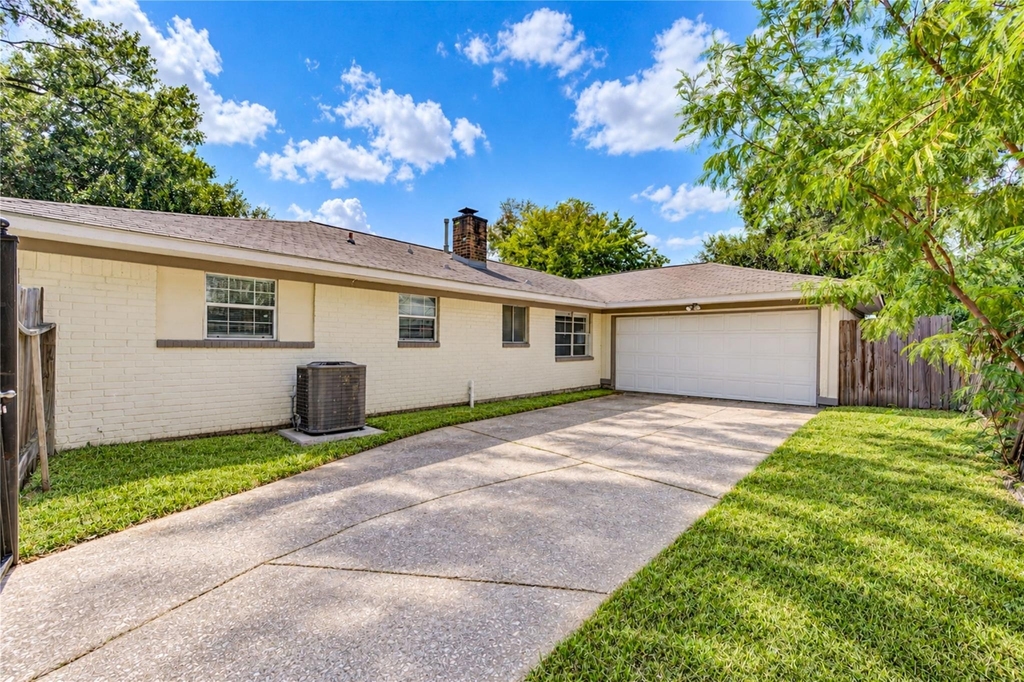 7406 Riptide Drive - Photo 5