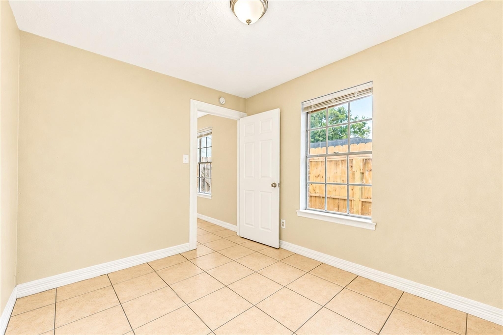 7406 Riptide Drive - Photo 18