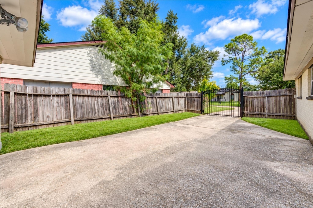 7406 Riptide Drive - Photo 4