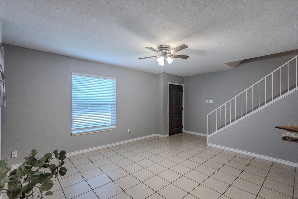 720 Memorial Mews Street - Photo 7
