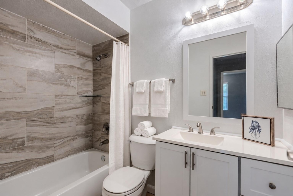 720 Memorial Mews Street - Photo 10